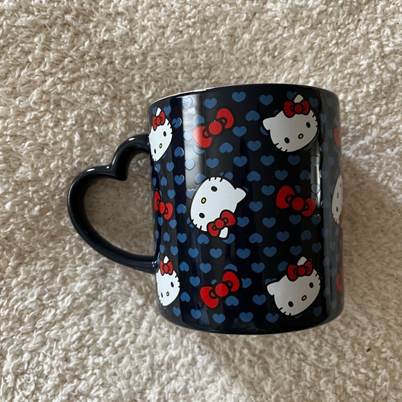 Hello Kitty Mug - Picture 2 of 2